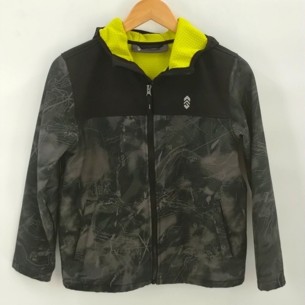 Free Country Boys Softshell Jacket Map Print Black size 10 12 neon lined